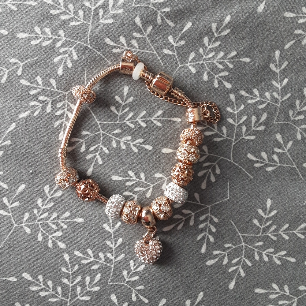 Pandora like bracelet in perfect condition  - 3 FOR 20$